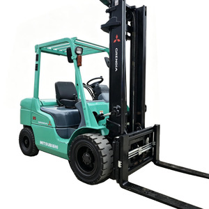 Montacargas de Segunda Mano Mitsubishi FD35NT de 3.5 Toneladas, Diésel, con Desplazador Lateral Hidráulico, Mástil de 3 Etapas y Neumáticos Sólidos - Product Image 1