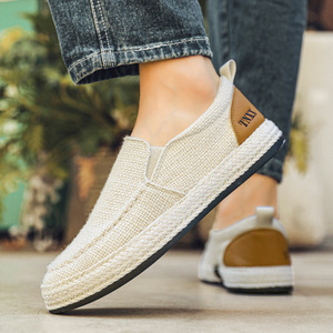 Espadrilles en toile à enfiler pour homme, respirantes, à bout rond, semelle intermédiaire en paille, semelle extérieure en caoutchouc, doublure en coton, chaussures décontractées d'été - Product Image 3