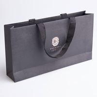 Sac en papier de marque bien connue emballage de produit de taille boîte cadeau emballage sac en papier avec poignée vente en gros