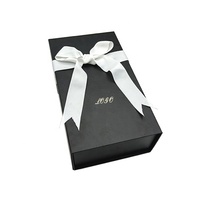 Coffret cadeau de luxe avec impression de logo personnalisé avec couvercle magnétique noir pliable pour bouteille de vin avec fermeture à ruban