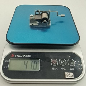 Bán Buôn <span class=keywords><strong>Music</strong></span> <span class=keywords><strong>Box</strong></span> Phần Khuyến Mại Hand Crank Tùy Chỉnh Phong Trào <span class=keywords><strong>Music</strong></span> <span class=keywords><strong>Box</strong></span> Cơ Chế - Product Image 5