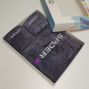 En gros Personnalisé Laser Broderie Logo Microfibre Super Absorbant L'eau À Séchage Rapide Sports <span class=keywords><strong>De</strong></span> Plein Air Serviettes Cadeau ensemble - Product Image 4