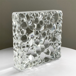 Vente en gros d'usine - Briques de <span class=keywords><strong>verre</strong></span> ondulées transparentes de haute qualité pour salle de bain et cuisine, 150*150*50mm, pour murs intérieurs de maison et d'hôtel - Product Image 1
