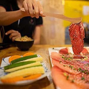SINCERE Pince à salade de cuisine longue en <span class=keywords><strong>bambou</strong></span> naturel pour la cueillette du fromage Toast Spaghetti-un ensemble d'outils de cuisine élégants pour hommes femmes - Product Image 5
