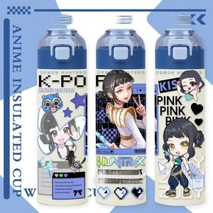 ขวดน้ำลายการ์ตูนน่ารักสไตล์ฮันตริกซ์ เกิร์ล เคป๊อป นักล่าปีศาจ  ขนาดใหญ่  ทำจากสแตนเลส เก็บอุณหภูมิได้ สำหรับเด็ก - Product Image 4