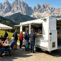 Remorque alimentaire vintage en acier inoxydable pour kebab, camion de restauration avec rôtissoire, cuisine mobile entièrement équipée avec véranda barbecue