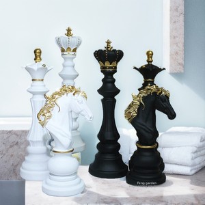 Toptan High-End çin uluslararası satranç reçine figürinler şarap dolabı kral kraliçe savaş at adet reçine el sanatları satranç tahtası