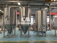 Grand réservoir de fermentation conique en acier inoxydable pour brasserie artisanale