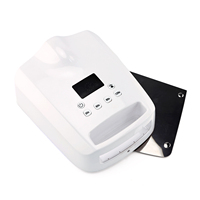 Sèche-ongles LED UV blanc avec écran numérique monté sur le dessus et quatre boutons de minuterie pour usage en salon