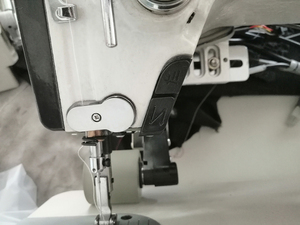 จักรเย็บผ้าอุตสาหกรรมแบบดิจิตอล รุ่น DT-Q8-5490-7-D3 DOIT Intelligent Differential Feed Flat Lockstitch สำหรับงานตัดเย็บเสื้อผ้า ราคา - Product Image 2