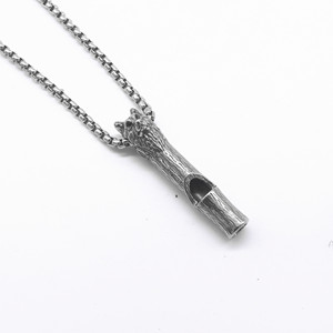 Collier pendentif tête de loup Yunnique en argent tibétain, bijou unisexe tendance en forme d'animal avec design sifflet - Product Image 2