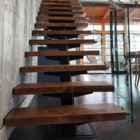 Escalier intérieur en bois Escalier en fer forgé Design Escaliers droits en bois modernes