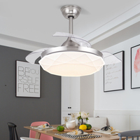 Ventilateur de plafond LED en métal chromé argenté de 42 pouces avec télécommande, design nordique épuré et fonctionnalités écoénergétiques