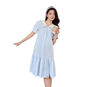 Vestido de Maternidad V1262 Azul a Cuadros con Cola de Pez, Antiencogimiento y Transpirable, Absorbente de Sudor para Uso Diario en Verano, Método de Tejido - Product Image 1