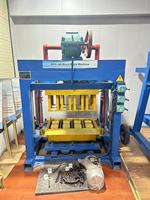 Machine manuelle de fabrication de briques prix d'usine Machine de fabrication de briques en argile Hyperpress Banner Hole Brick en espagnol