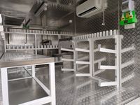 Conteneur maritime modulaire portable en acier préfabriqué de 20 pieds et 40 pieds avec cuisine et salle de bain, fabriqué en Chine