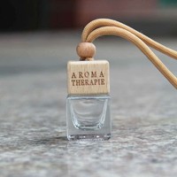 Nouveau produit bouteilles de parfum de voiture vides 8 ml carré verre suspendu désodorisant de voiture bouteilles en verre parfum de voiture pour climatiseur