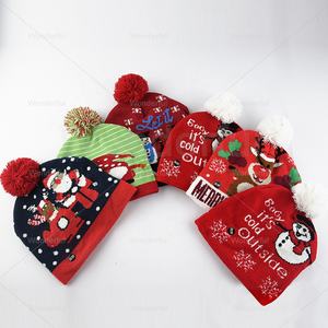 Chapeau de Père Noël Lumineux Personnalisé LED <span class=keywords><strong>Bonnet</strong></span> Court Tricoté avec <span class=keywords><strong>Pompon</strong></span> pour Enfant et Adulte pour l'Hiver Fournitures de Fête de Noël - Product Image 4