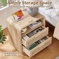 Table de chevet bohème de 23,6 pouces de large avec 2 tiroirs, en bois naturel, avec station de charge et rangement ouvert