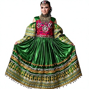 Robe de soirée bohème ethnique en satin à manches longues, longueur ras du sol, brodée et perlée, coupe trapèze, vert et rouge - Product Image 1