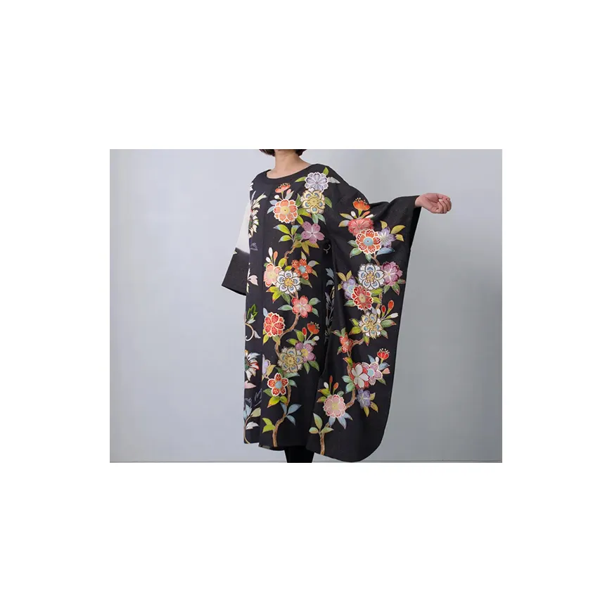 A gorgeous one-piece dress one piece short kimono robe ladies long