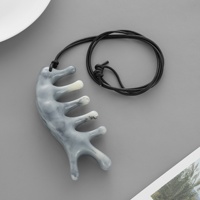 Nouveau Design Tendance : Collier Pendentif Gua Sha Unisexe avec Chaîne Cordon, Accessoire de Mode Quotidien pour Homme et Femme