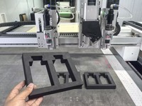 Cortadora CNC de espuma con cuchilla oscilante para la producción de insertos de embalaje personalizados