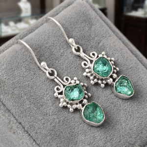 Boucles d'oreilles pendantes élégantes en argent sterling 925 avec serti clos, faites à la main, ornées d'une pierre d'apatite, pour femmes, idéales pour mariages, fêtes, cadeau - Product Image 2