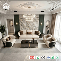 Ensemble de canapés incurvés de luxe crème sur mesure pour toute la maison, avec panneaux texturés foncés et garnitures dorées, pour villas et manoirs – Solution complète de mobilier.