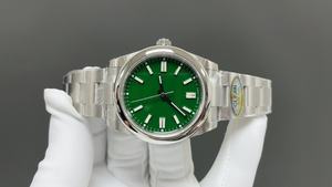 Relojes de Diseño Mecánico de Alta Calidad con Esfera Verde Oscuro en Venta - Product Image 2