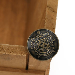 Pulsante personalizzato con gambo in metallo personalizzato con Logo inciso in ottone antiottone con gambo in agitatore - Product Image 5