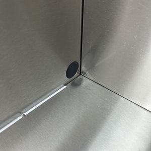 Table de présentation commerciale en acier inoxydable Victory avec pieds ronds Équipement de restauration pour hôtels et restaurants Fournitures de vente en gros - Product Image 4