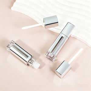 Tubos correctores de aceite de labios de plástico cuadrado de lujo con ventanas transparentes Embalaje cosmético personalizable - Product Image 5