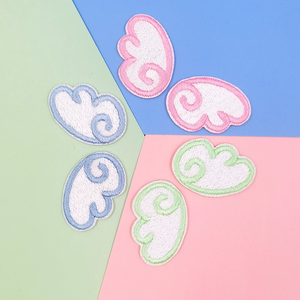 Écussons brodés personnalisés en chenille 3D à thermocoller pour vêtements, sacs, chapeaux et décoration de couture avec logos - Product Image 6