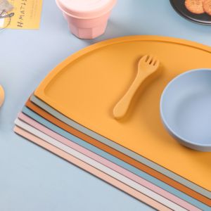 แผ่นรองซิลิโคนทรงกลมแบบไม่ลื่นใช้ซ้ำได้สำหรับ100% เกรดอาหารเสื่อปูโต๊ะรับประทานอาหารกันน้ำสำหรับเด็กวัยหัดเดิน - Product Image 5