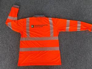 Camiseta de Seguridad de Alta Visibilidad con Mangas Largas Reflectantes EN ISO 20471 ANSI 107, 100% Poliéster Puro - Product Image 4