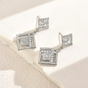 Nuevos pendientes geométricos largos simples de lujo con borla para mujer, chapado en piedra de circón a la moda, el mejor regalo de diseño colgante de moda - Product Image 5