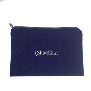 Bolsas con cremallera de cosméticos de terciopelo suave aceptables con logotipo personalizado con forro de satén en el interior - Product Image 2