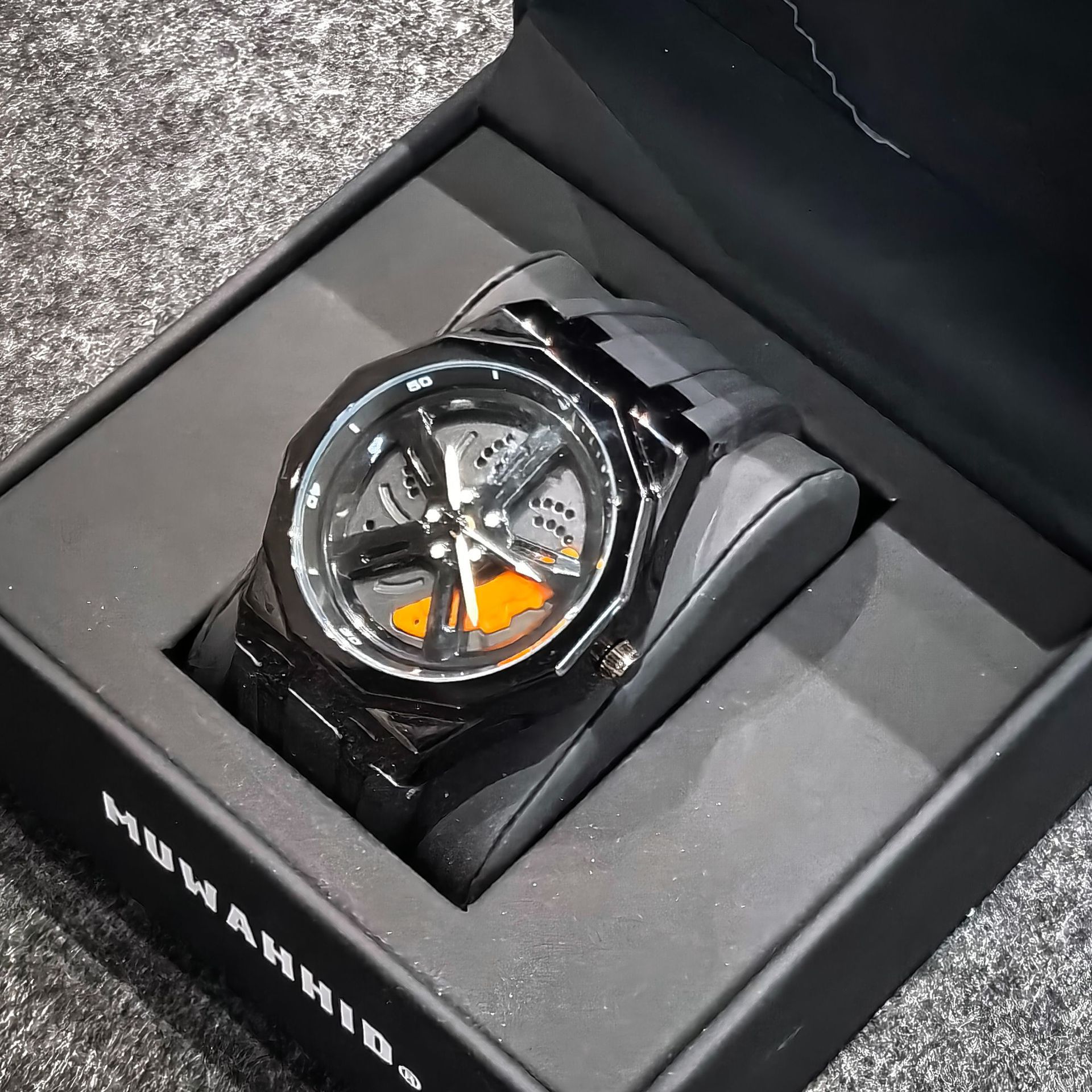 Boîte à montre avancée orange