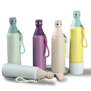 Bouteille d'eau isotherme en acier inoxydable à double paroi de 20 oz avec poignée portable, logo personnalisé 2025 - Product Image 1