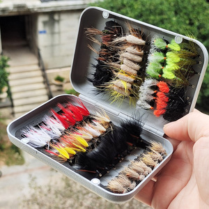Set di Mosche Artificiali per la Pesca a Mosca, Legate a Mano, Miste (Dry e Wet), per Acque Dolci, con Custodia Portatile - Ideale per Principianti - Product Image 3
