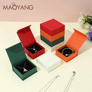 Custom scatola di gioielli in cartone quadrato scatola regalo collana orecchino di imballaggio chiusura magnetica Flip gioielli imballaggio con logo - Product Image 2