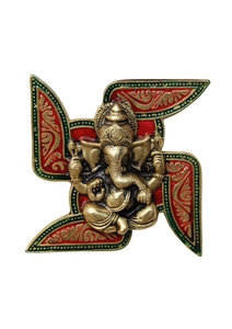 Arte Decorativo de Pared de Latón con la Figura del Dios Ganesha, con un Vibrante Diseño Geométrico en Esmalte Rojo y Verde, para la Entrada de la Sala de Estar - Product Image 3