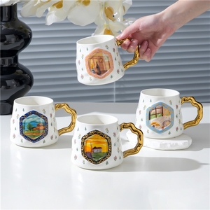 Ensemble de tasses à café en céramique avec poignée dorée, motif peinture à l'huile, pour cadeaux en gros, ensemble cadeau de tasses, tasse à boire personnalisée - Product Image 1