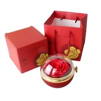 Coffret Cadeau Rotatif Haut de Gamme en Acrylique pour la Saint-Valentin, avec Rose Artificielle, Idéal pour Anniversaire et Cérémonie de Déclaration d'Amour