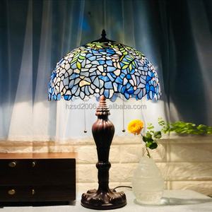 Lámpara de Mesa de Estilo Chino Wisteria de 16'' con Vidrio Tiffany y LED para Comedor y Dormitorio, Tamaño Mediano - Product Image 3