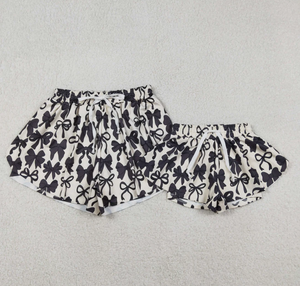 กางเกงขาสั้นลายพรางใต้ท้องฟ้าสำหรับโยคะ Mama and Me รุ่น Active Ruffle - Product Image 4