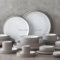 Duurzaam handbeschilderd modern servies van keramiek steengoed voor hotel, restaurant, buffet, westerse desserts, salades, fruit en feesten.
