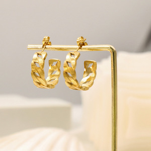 Cuff Earrings Gold Geometric Hollowed Out Chain Design For Women Fashion Jewelry - Product Image 3