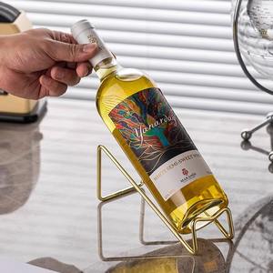 Présentoir à vin Makarandi en laiton, style simple, pour la décoration de la maison, du salon ou de l'entrée, capacité de bouteille de 750 ml - Product Image 5